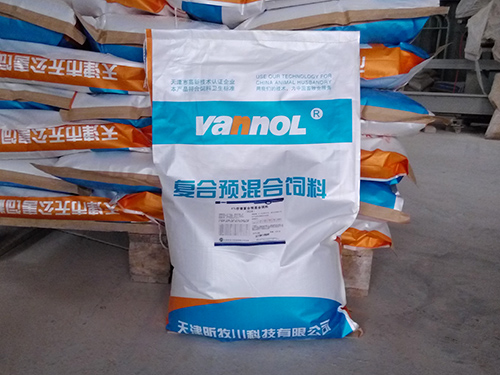 4%后備母豬復(fù)合預(yù)混合飼料